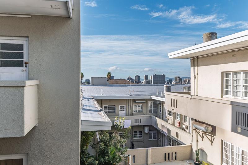 To Let 2 Bedroom Property for Rent in Tamboerskloof Western Cape